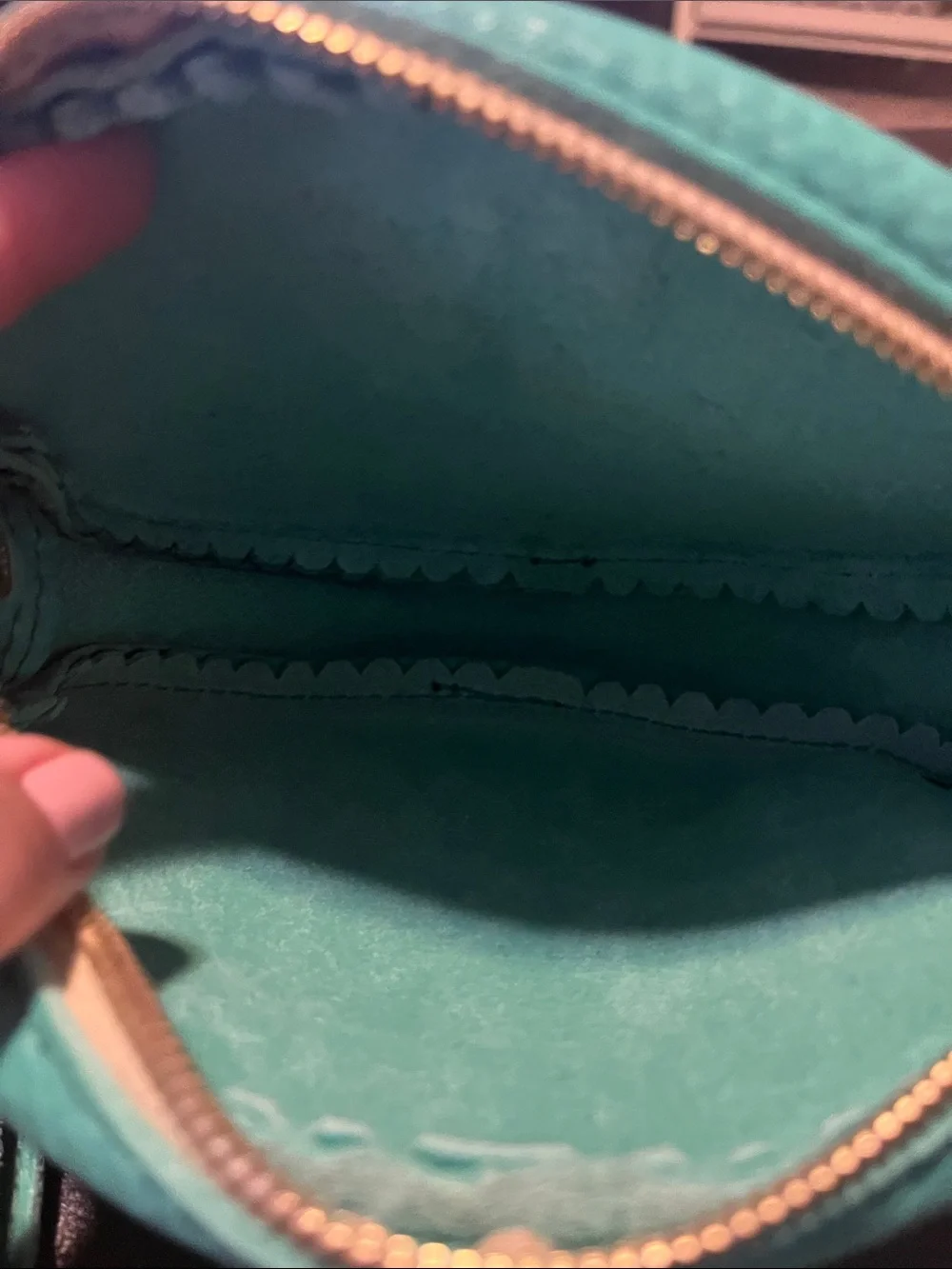 N/A roswell pouch